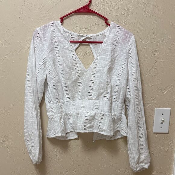 857. Sinsay white knit long sleeve open back size medium - Picture 1 of 4